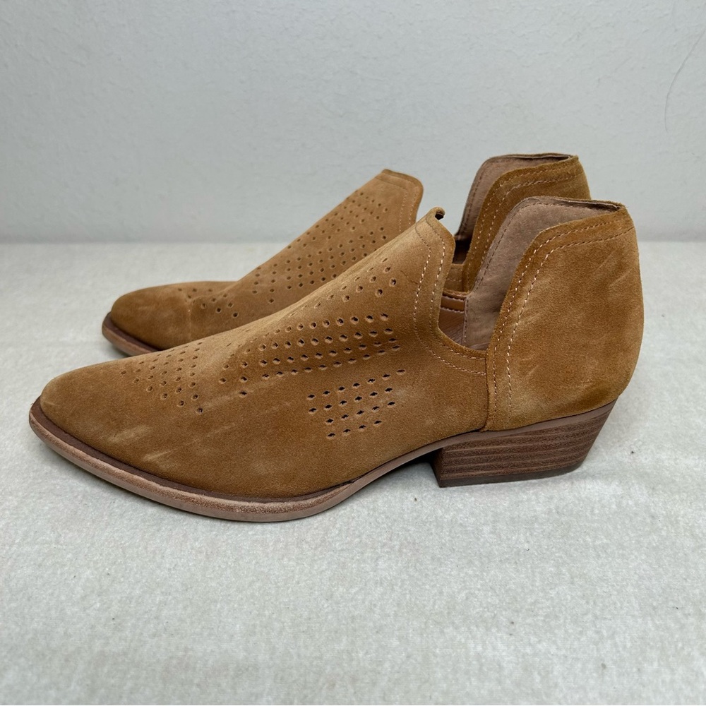 Gianni Bini Perforated‎ Suede Block Heel Booties Brown Size 7M